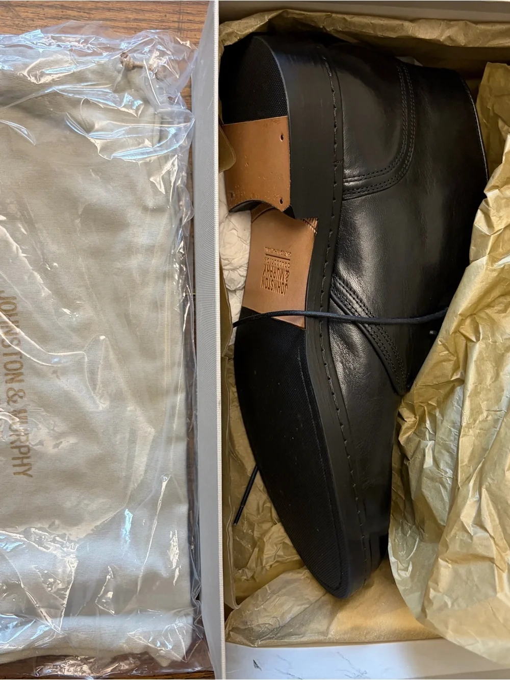 Johnston & Murphy Black Leather Chukka Boots - Sleek Lace-Up